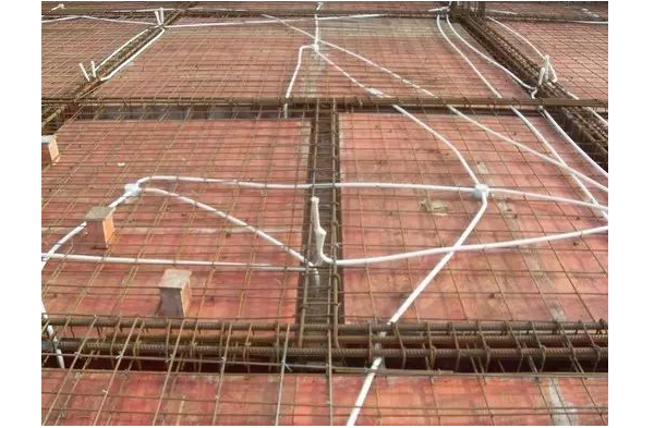 怎么从图纸中知道水电安装是明装或者暗装?