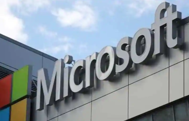 具有5G连接的Microsoft Surface Duo 2,正在改进的摄像